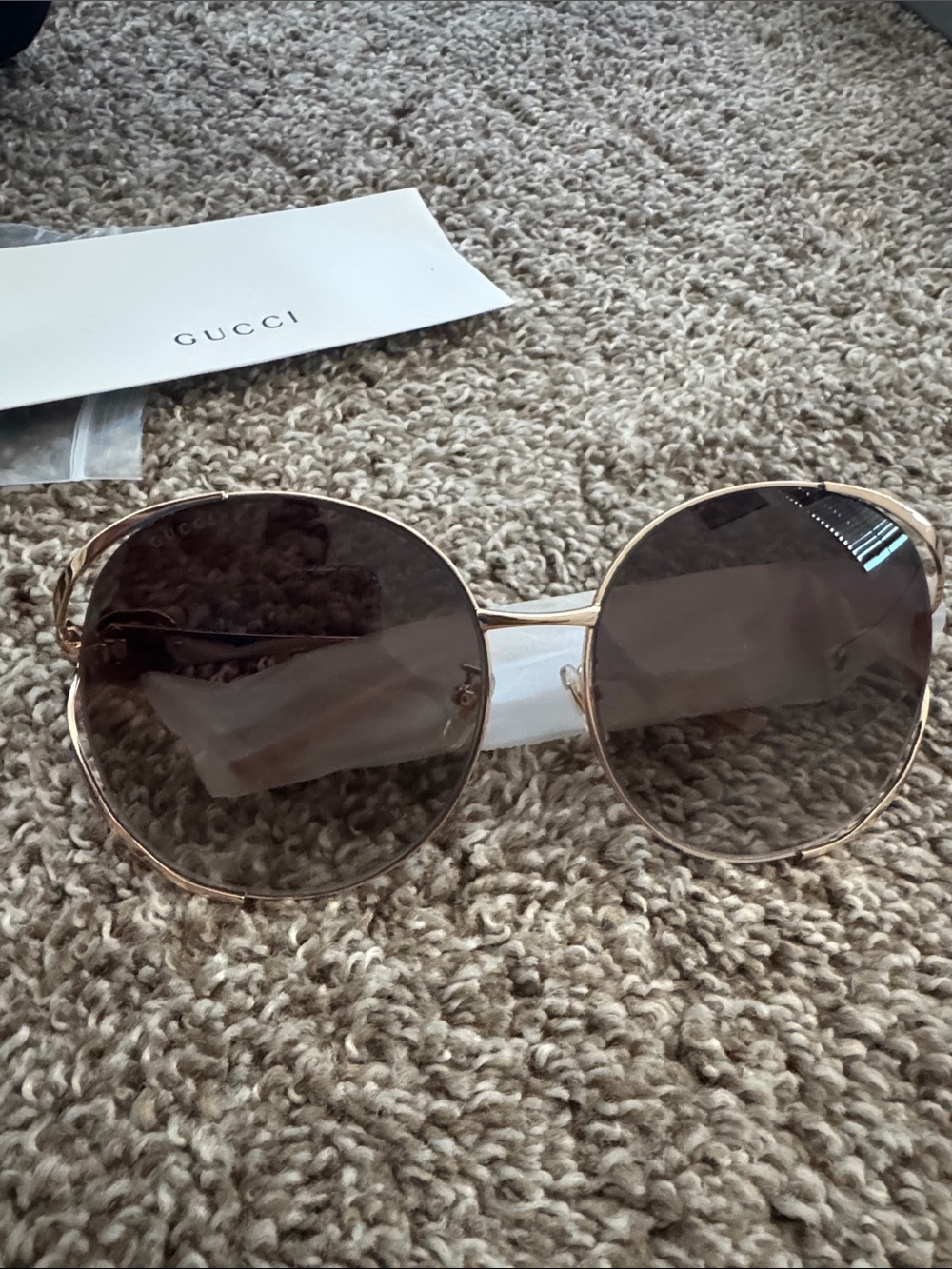 NIB Gucci GG0225S gold metal oversized GG logo sunglasses retails $605 - Picture 5 of 9